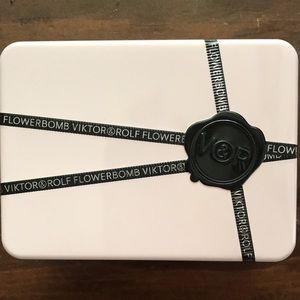 Viktor & Rolf Flowerbomb gift tin